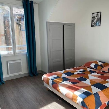 T2 4 Pers Face Gare Sncf Appart Hotel Le Cygne 6 Бурж Экстерьер фото